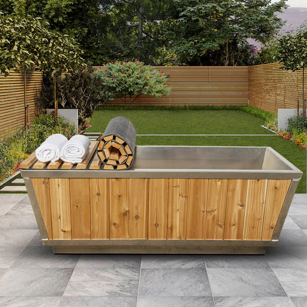 Glacier cedar plunge tub with roll-up cover